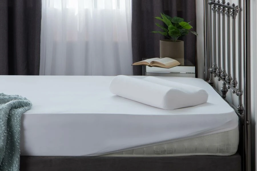 Belledorm Jersey White 38cm Fitted Sheet - Image 2